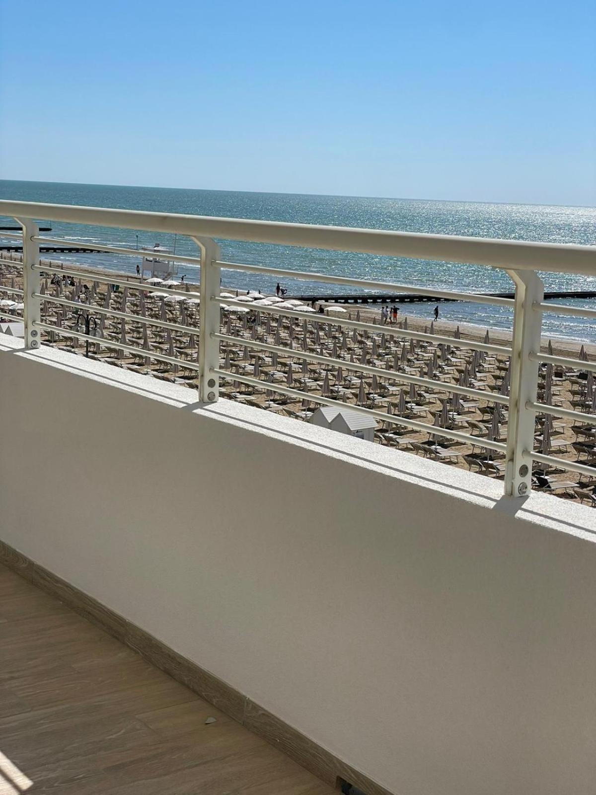 Residence Faro - Walterigato Apartments Solo Per Famiglie 리도 디 예솔로 외부 사진
